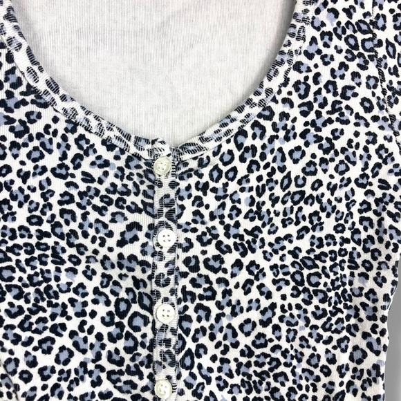 Brandy Melville Zelly Cheetah Leopard Print Top Cropped Button Scoop Neck Small - Picture 8 of 9
